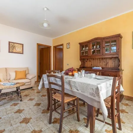 Geraeumige In Appartement Cala Gonone
