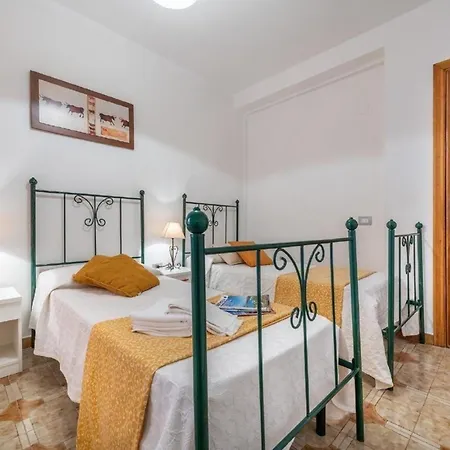 Geraeumige In Cala Gonone